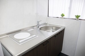 Fridge, microwave, stovetop, electric kettle - Full Renovation/tamade Station 4 Min/2ldk/max 8 Persons (Osaka)