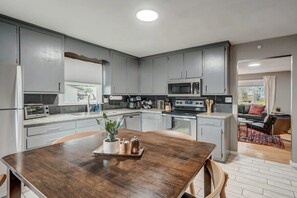 Fridge, microwave, oven, stovetop - Blackstone Trails! Downtown w BBQ & Fire Pit! (Colorado Springs)