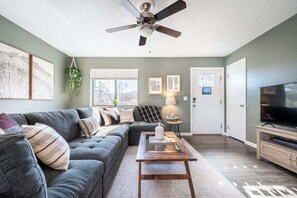 TV, videospill, stereoanlegg og kontorer