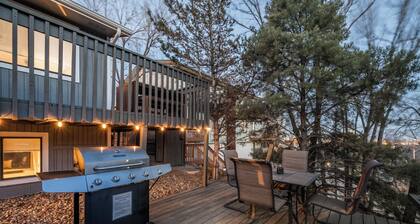 Hillside Perfection! Cozy Stay w/ Fire Pit & BBQ