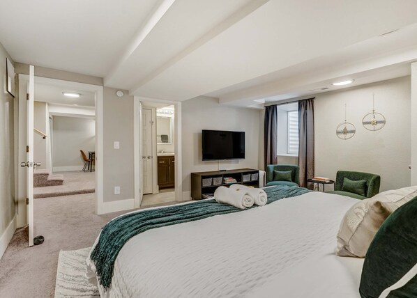 1 bedroom, iron/ironing board, travel cot, WiFi