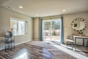 الم�نشأة من الداخل