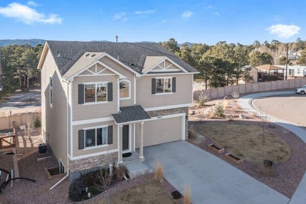 المنشأة من الخارج