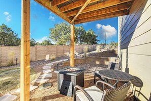 Terrace/patio - Lindenmere Retreat! Private Suite w Fire Pit (Monument)