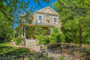 Exterior - Noble Manor: Stylish Retreat w/ Hot Tub & BBQ (Colorado Springs)