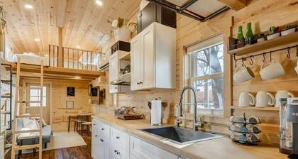 Red Rock Roost! Posh Studio near Hiking Trails