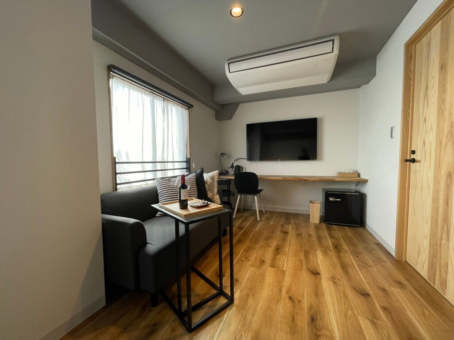 华丽双床房, 无烟房 | 羽绒被、特色装修、特色家居、办公桌