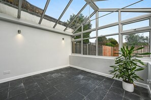 Interior - Ealing W13 - Modern and Stylish Broughton 2Bed/2Bath GF Flat with Lovely Garden (Greater London)