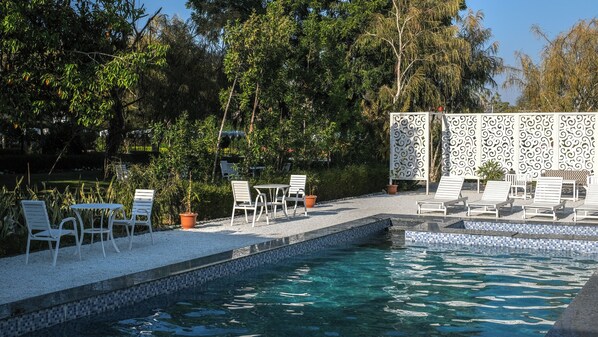 15 piscinas externas