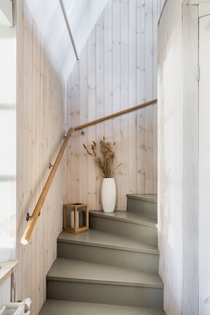 Ropa de cama de alta calidad, cuna de viaje, wifi gratis y ropa de cama . Bjerred B&B