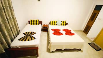 Deluxe Triple Room | 1 bedroom, individually furnished, desk, soundproofing