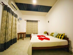 Deluxe Triple Room | Individually furnished, desk, soundproofing, iron/ironing board - Happy Resort Yala (Thissamaharama)