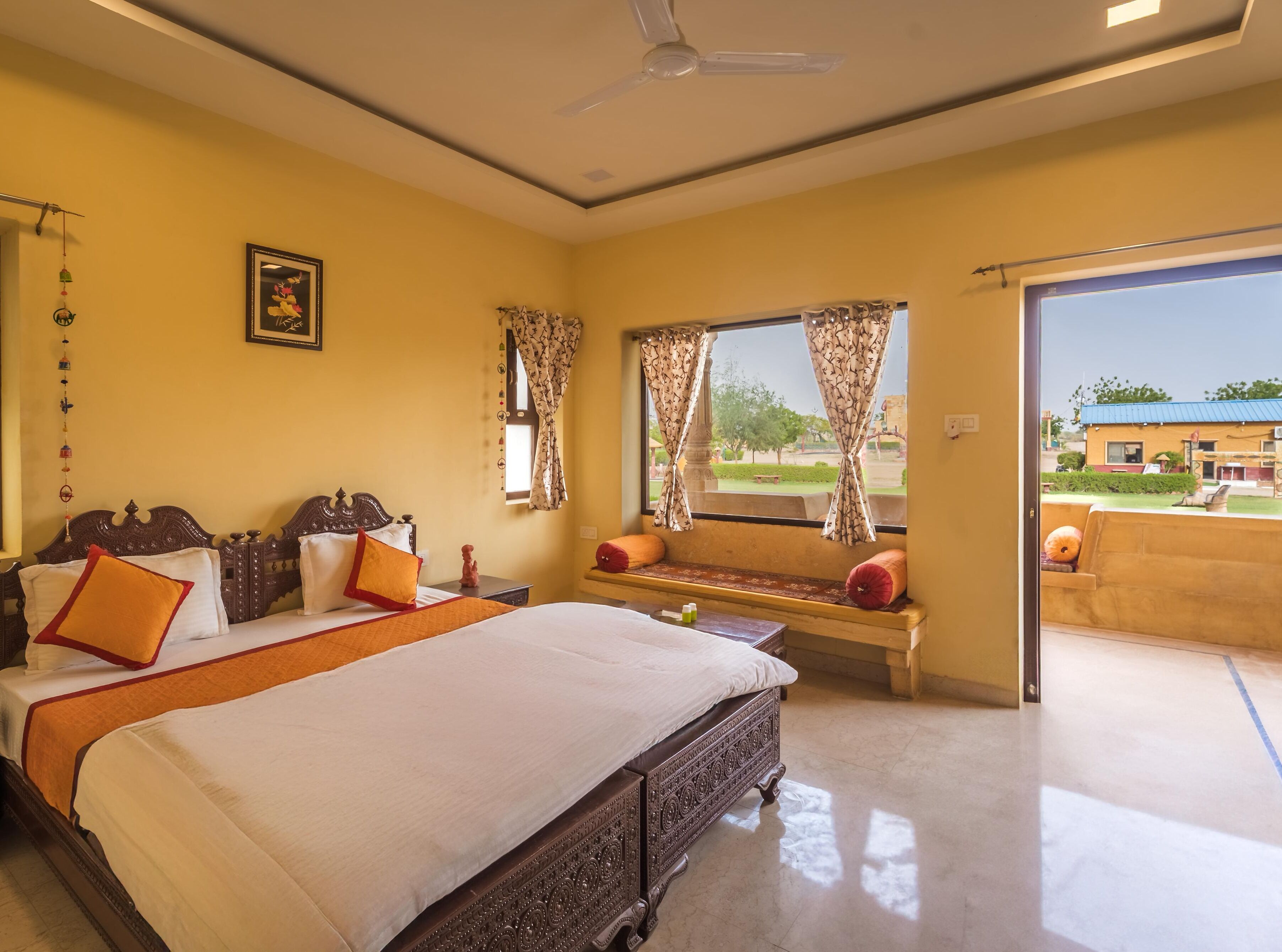 皇家双人房 | 客房内保险箱、隔音、免费 WiFi、床单