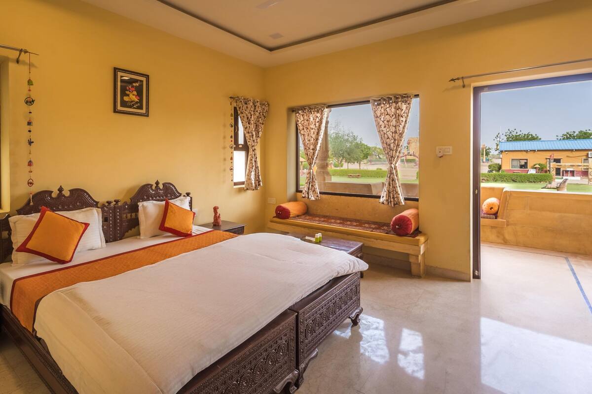 Caja de seguridad en la habitación y sistema de insonorización