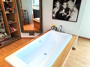 淋浴设施、毛巾