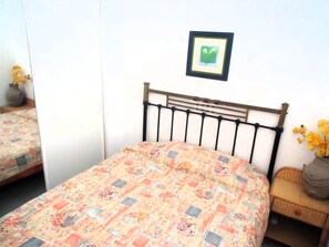 1 dormitorio y ropa de cama