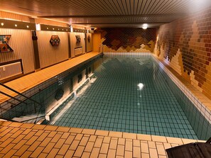 Innenpool, beheizter Pool