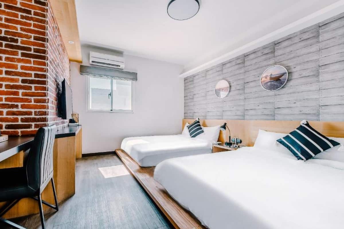 Standard Quadruple Room | Blackout curtains, free WiFi, bed sheets