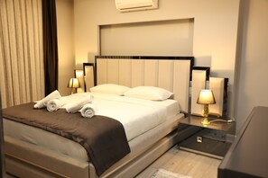 5 bedrooms, desk, soundproofing, iron/ironing board