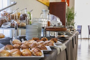 Desayuno buffet incluido todos los días 