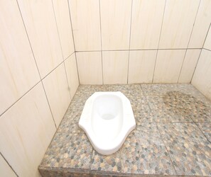 Quarto casal luxo | Banheiro | Chuveiro, sabonete