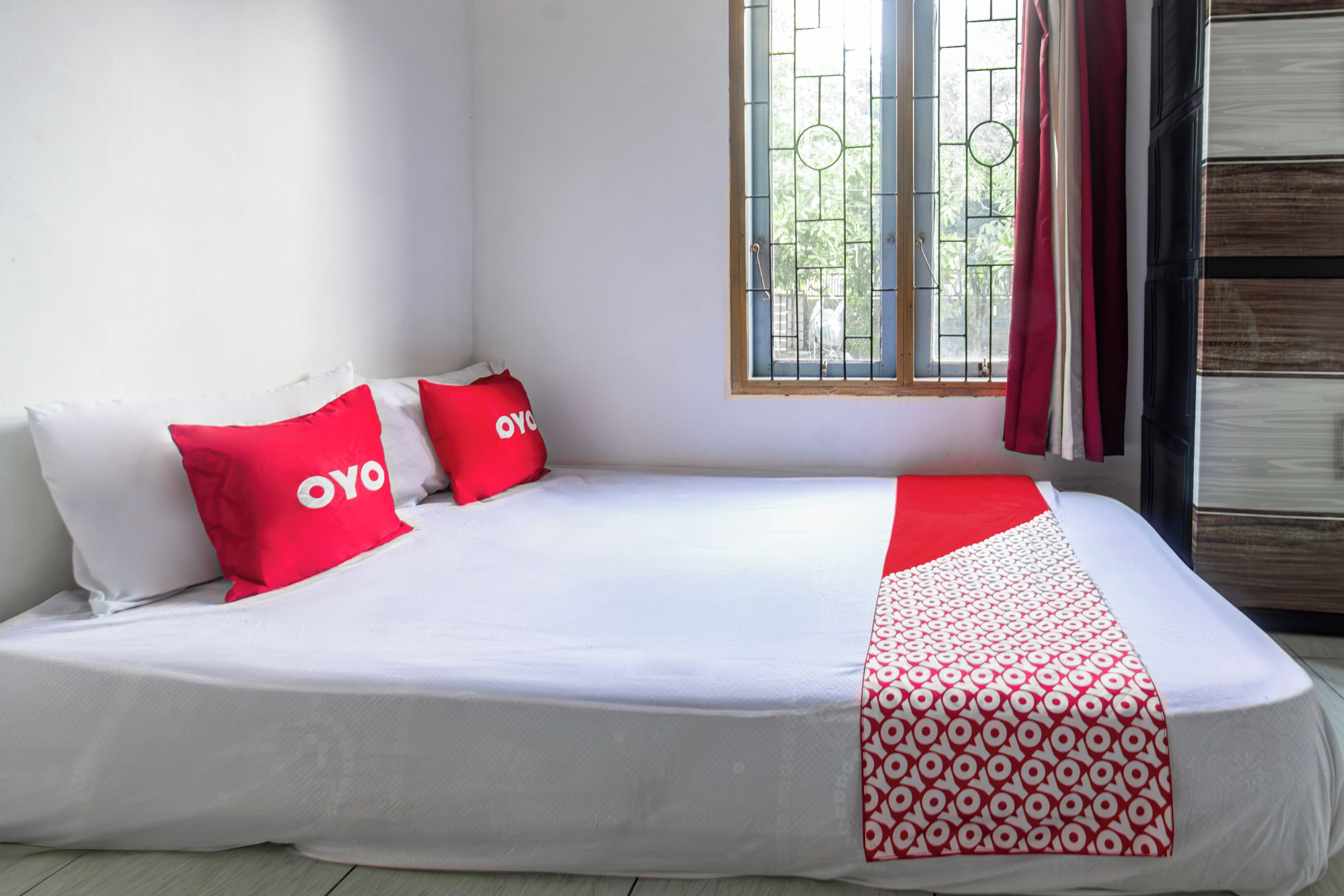 Deluxe Double Room | Free WiFi, bed sheets