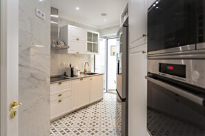 Fridge, microwave, oven, dishwasher - Ideal for 6px, modern and cosy (Faro)