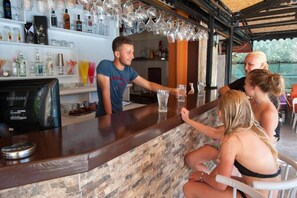 Bar (on property) - Cennet Apart Otel (Manavgat)