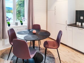 Comfort Apartment | Private kitchen - Bryggerihusen (Kåbdalis)