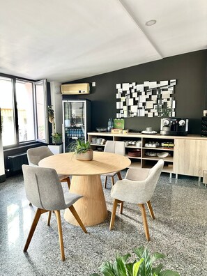 Salle à déjeuner