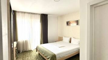 Decoración personalizada, muebles diferentes y escritorio