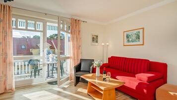 TV, bøker og stereoanlegg