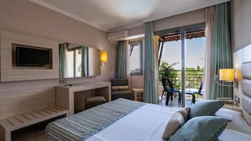 1 bedroom, minibar, desk, soundproofing