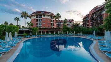 Alberca al aire libre por temporada