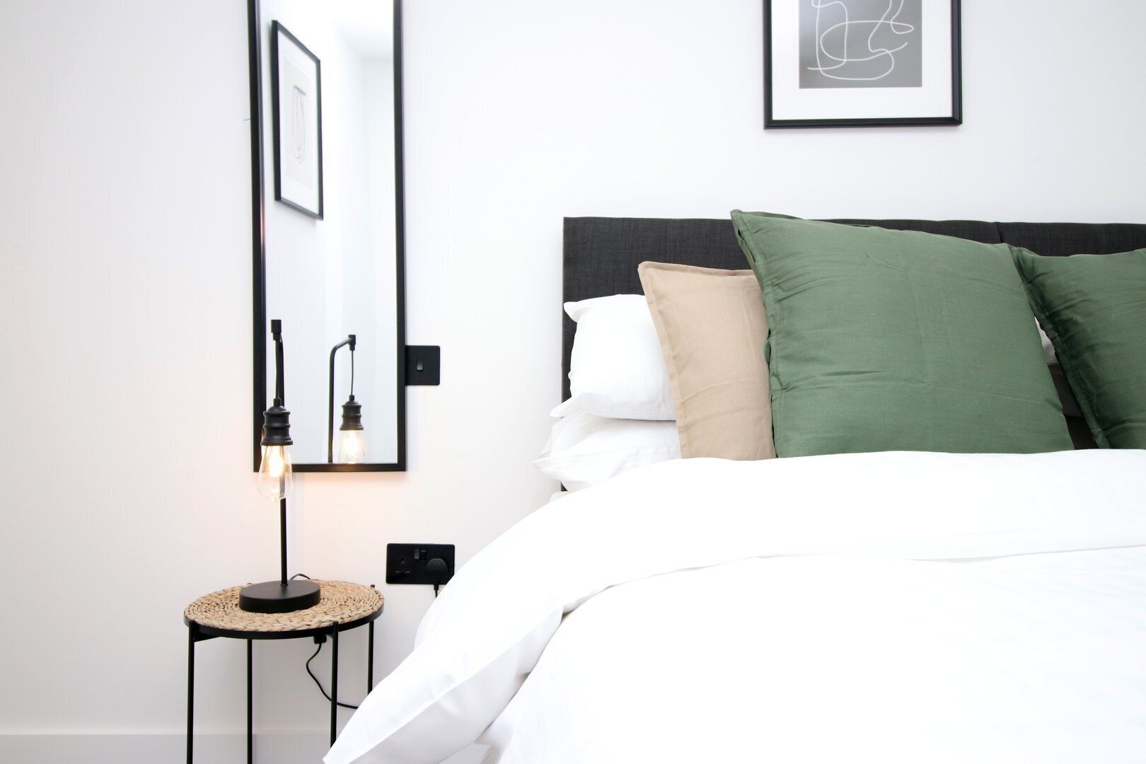 2 chambres, bureau, fer et planche à repasser, accès Internet