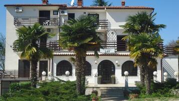 Apartment (Lion - free parking - A4(2)) | Exterior