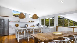 Mikroaaltouuni, uuni, liesi, astianpesukone