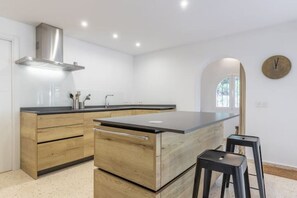 Refrigerador, horno, parrilla de estufa y lavavajillas 