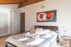 4 bedrooms, in-room safe, iron/ironing board, travel cot