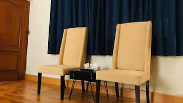 Kahden hengen deluxe-huone (kaksi sänkyä) | Ilmainen Wi-Fi, vuodevaatteet