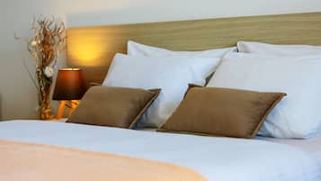 Standard Triple Room | Desk, soundproofing, free WiFi, bed sheets
