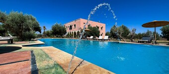 Maison de Campagne Rénovée Avec Piscine, et une Belle Grand Jardin