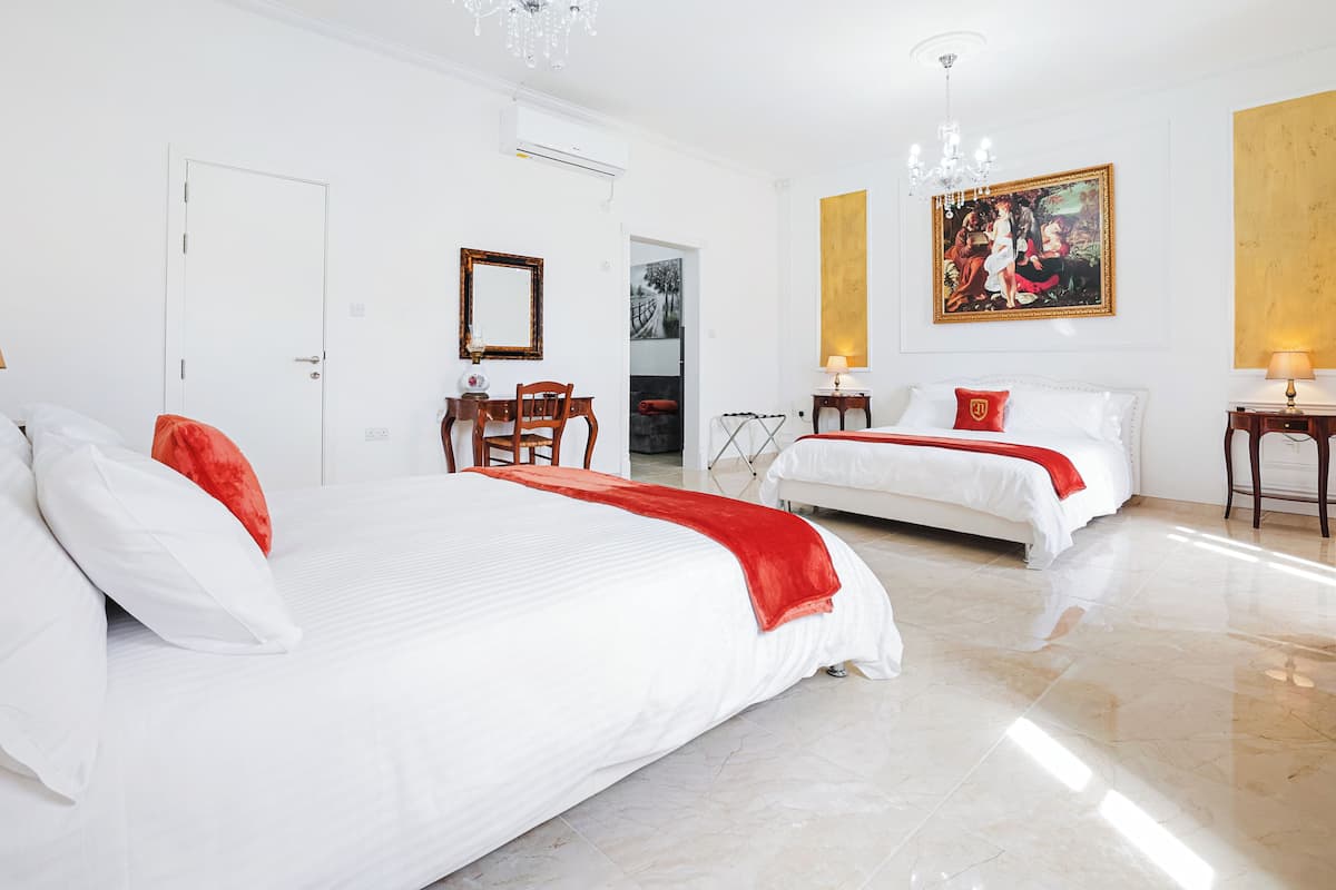 Apartment 3 | 1 dormitorio y espacio para trabajar con un portátil