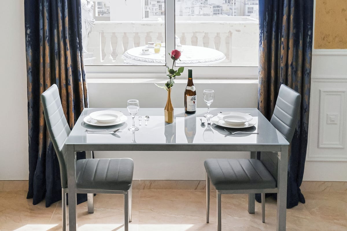 Apartment 4 | 1 dormitorio y espacio para trabajar con un portátil