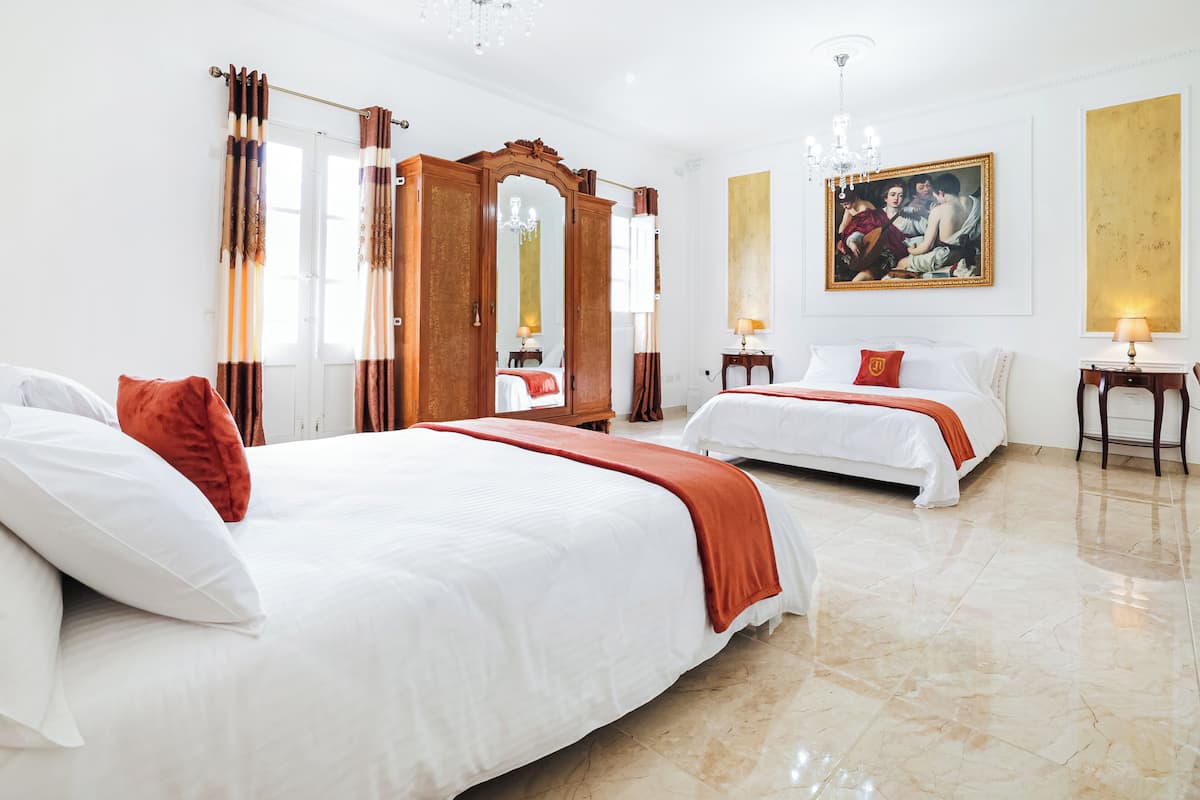 Apartment 3 | 1 dormitorio y espacio para trabajar con un portátil