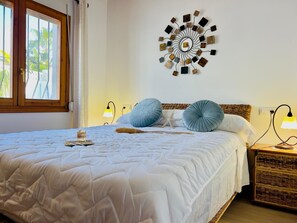 3 bedrooms, desk, travel cot, free WiFi - Casa Laura por Sun & Sea Homes (Moraira)