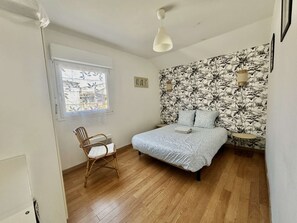 3 chambres, fer et planche à repasser, Wi-Fi, draps fournis