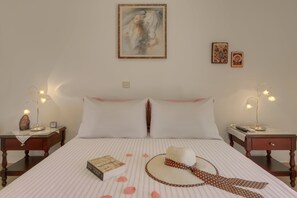 2 bedrooms, iron/ironing board, travel cot, WiFi