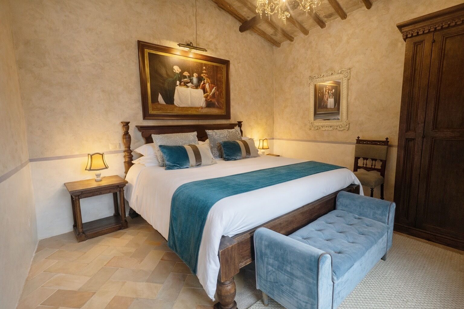 Chambre Deluxe | Literie de qualité, couette en duvet, coffre-fort