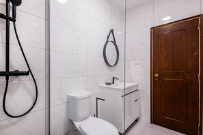 Hårføner og håndklær